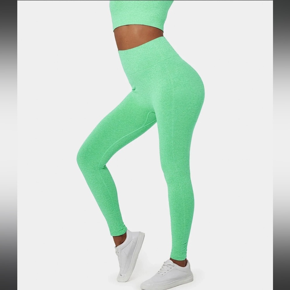 Seamless Flow High Waisted Tummy control 7/8 Leggings​​